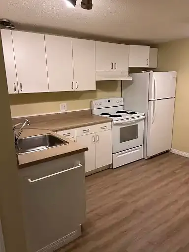 2 bed, 1.5 bath, 850 sqft, $1,350 — Photo 3