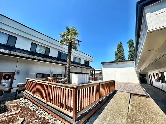 The Poplars Apts - Silverdale Way - C103 — Photo 3