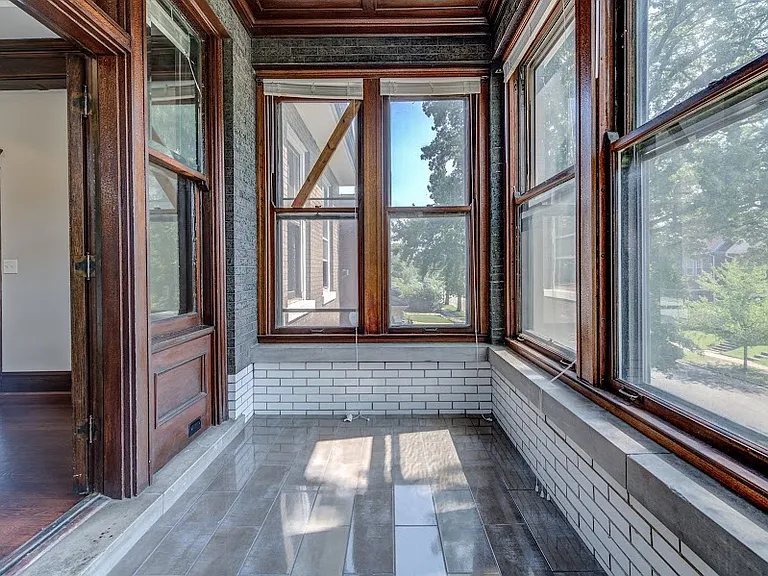 5779 Pershing Ave — Photo 17