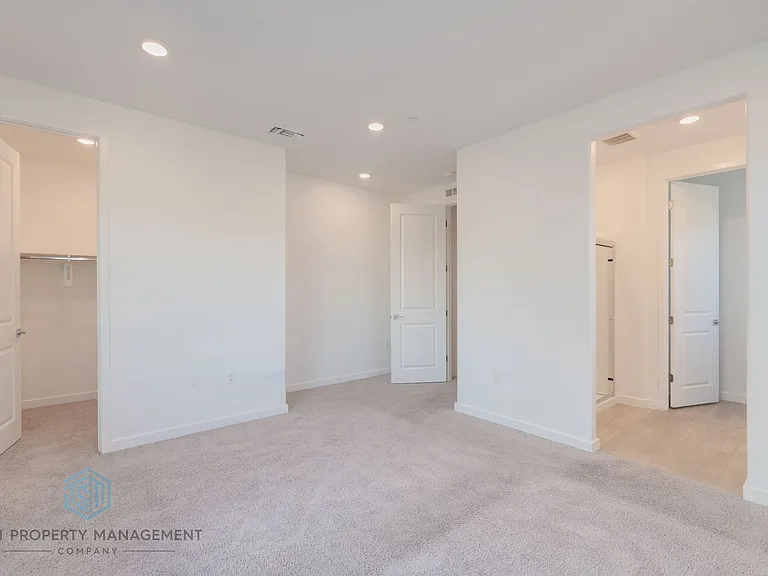 2539 Dorris St — Photo 14
