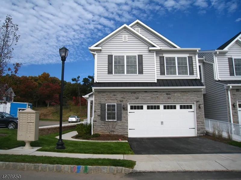1 Warren Dr