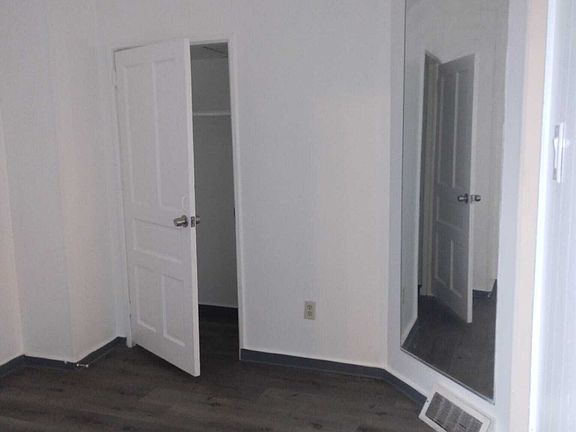 4th image of 918 Oak Ave