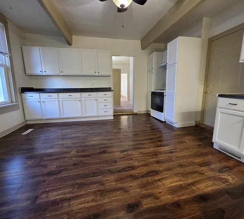 2 bed, 1.0 bath, $875 — Photo 1