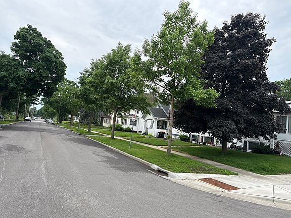 5th image of 817 5th Ave SE