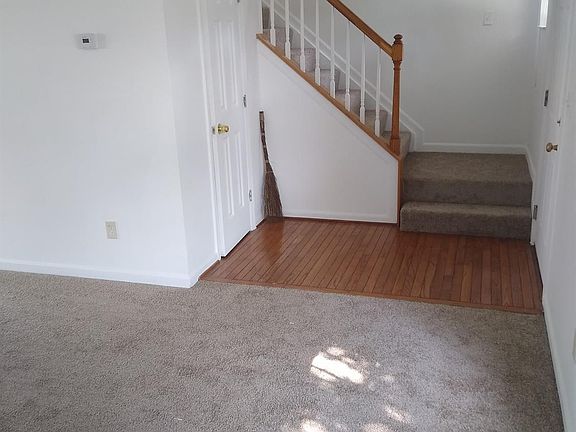 5th image of 994 Kemper Meadow Dr