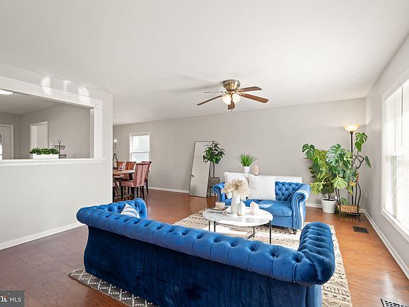 5th image of 314 W Juniper Ave