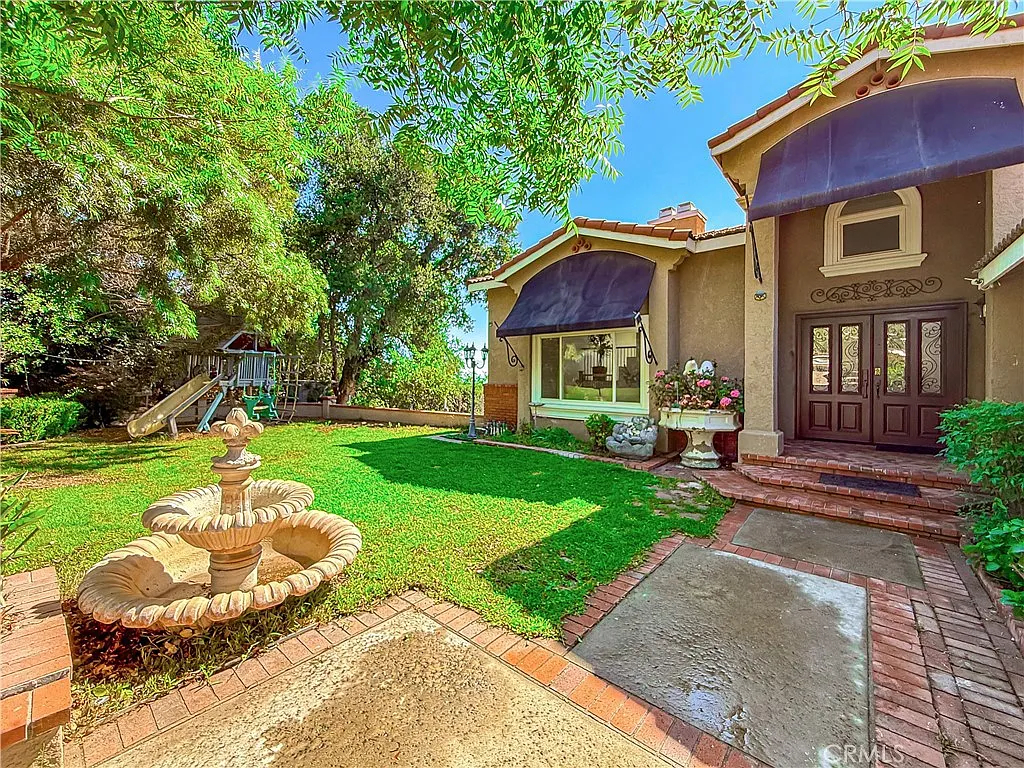 4 bed, 2665 sqft, $4,300 — Photo 1