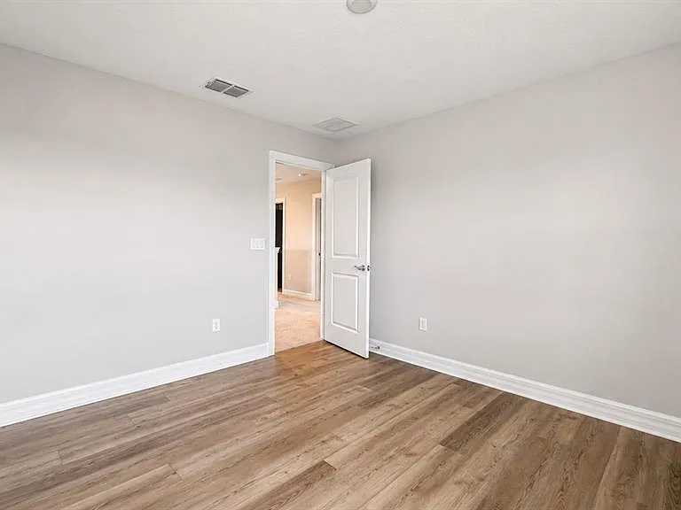 16628 Silver Brook Way — Photo 27