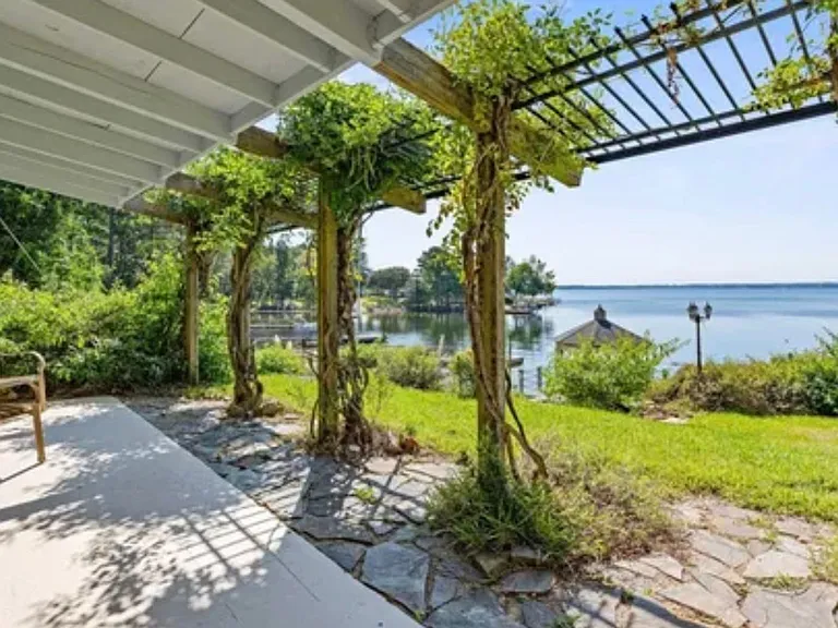 321 Cove View Ct — Photo 33