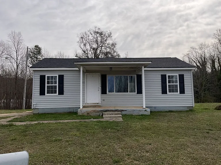 1043 Mountain Crest Dr — Photo 6