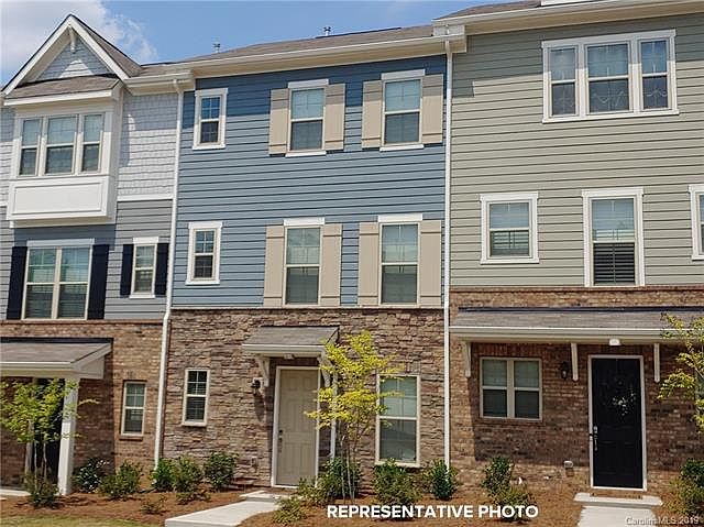 1st image of 922 Bexton St #168