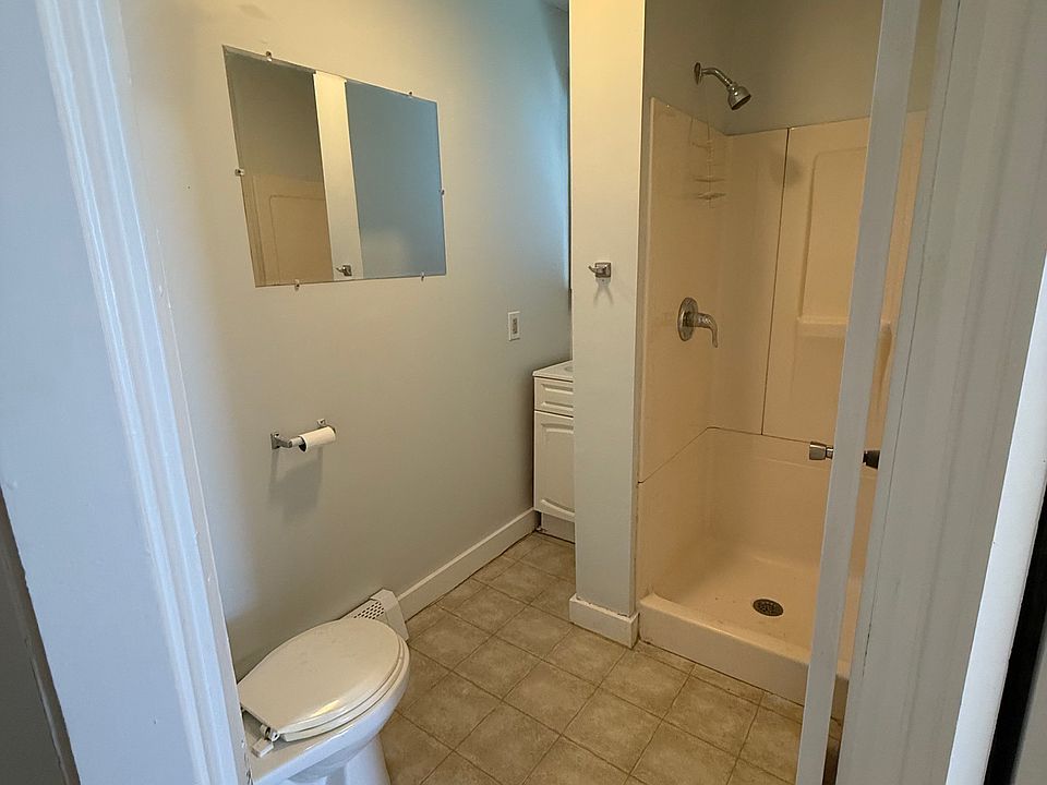 2nd image of 271 Woonasquatucket Ave APT 2