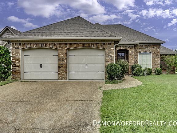 2nd image of 114 Lennox Pl
