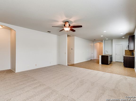 5th image of 10451 Royal Est