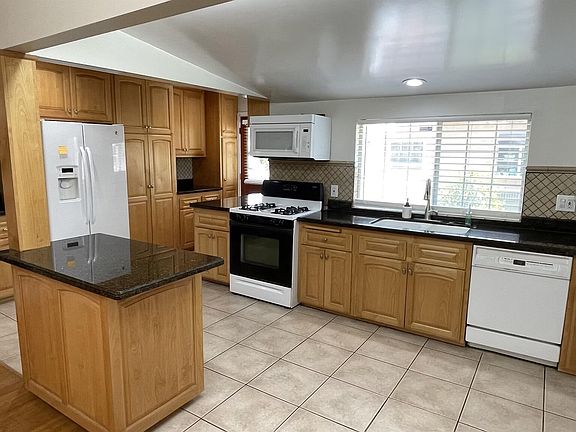 5th image of 5138 W 141st St #1
