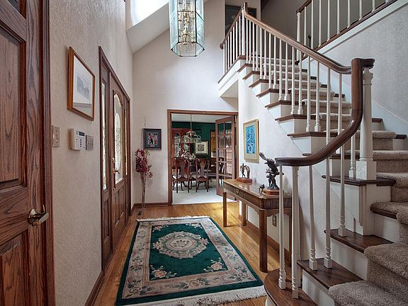 3rd image of 54943 Woodhold Ct