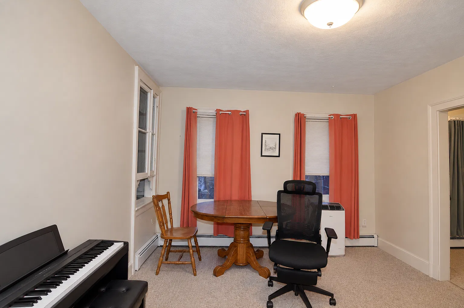 2 bed, 1300 sqft, $2,600 — Photo 3
