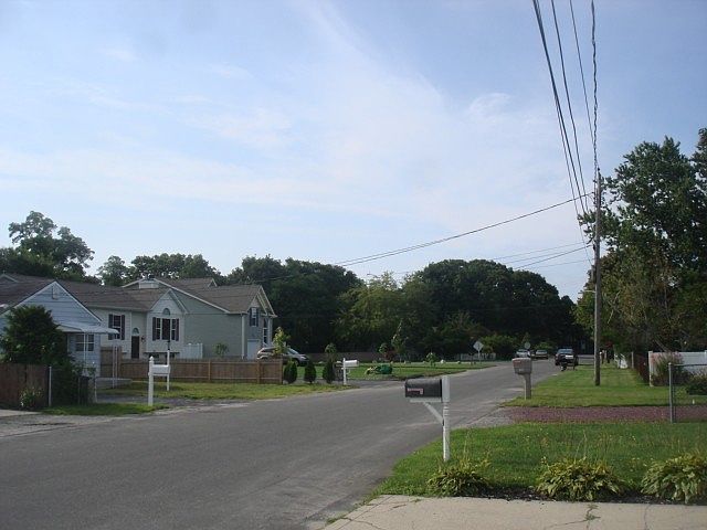 2nd image of 26 Sorrel Dr
