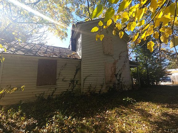 3rd image of 134 Warwick St