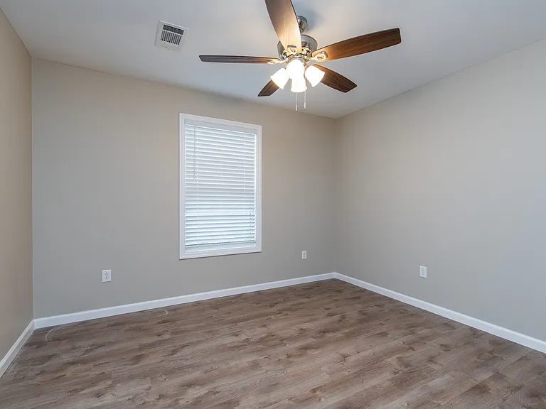 134 Alycia Dr — Photo 12