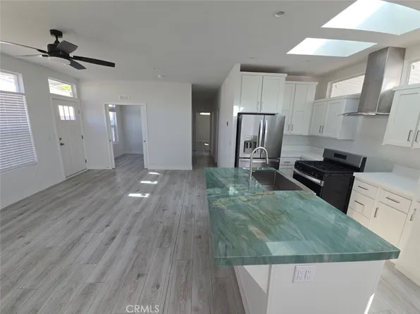 1 Heather Ln, Northridge, CA 91324