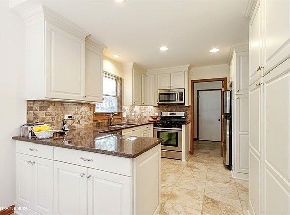 Rehabbed Kitchen features