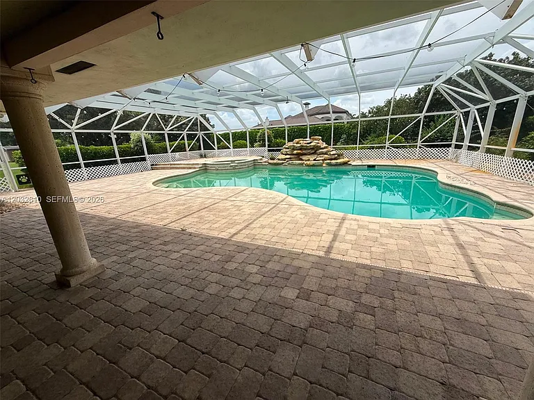 17501 SW 54th St — Photo 16