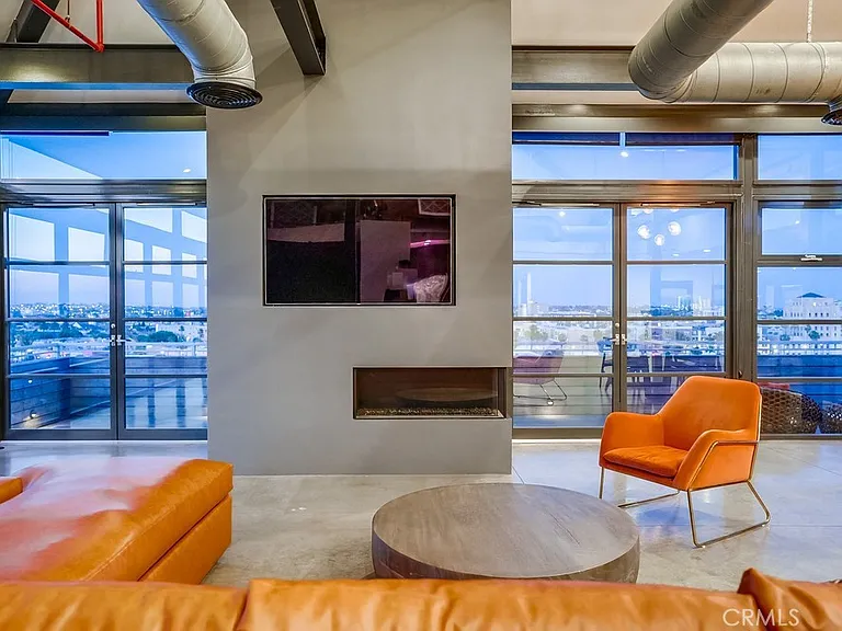 100 W 5th St #Penthouse 9B — Photo 30