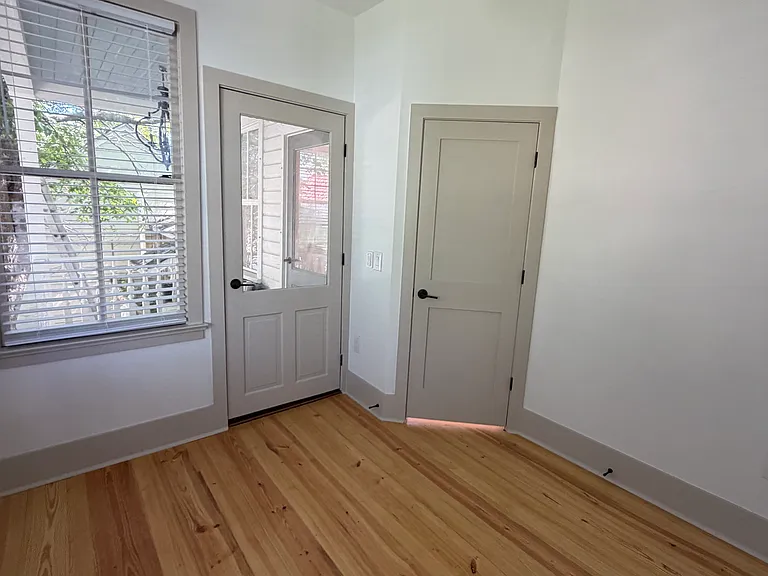 273 Ashley Ave — Photo 7
