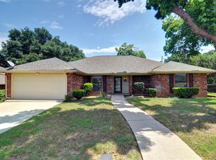 2717 Margaret Dr, Arlington, TX 76012
