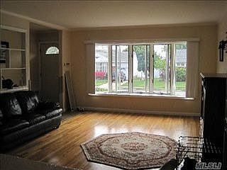 3rd image of 18 Larkspur Ct