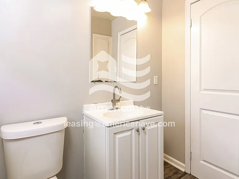 1494141_013_main_bathroom_10.jpg
