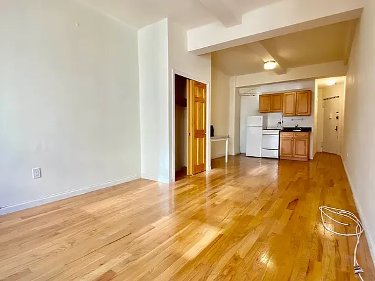 42 W 72nd St #9A — Photo 3