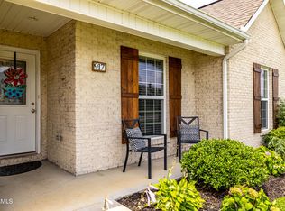 917 Thunder Creek Dr, Maryville, TN 37801