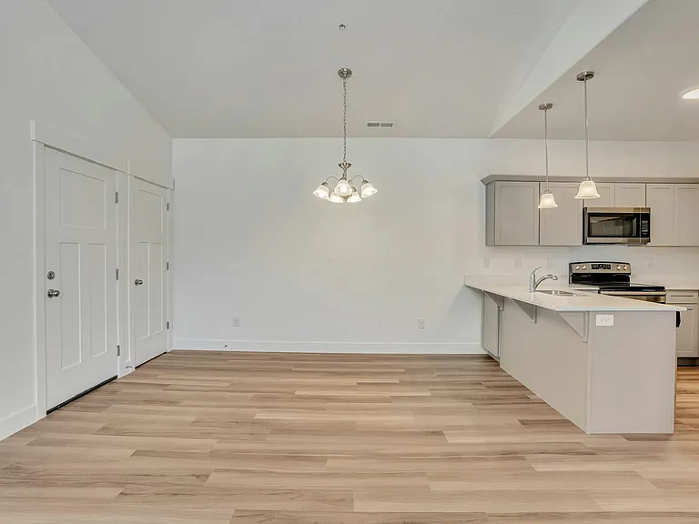 DINING AREA & KITCHEN BAR
