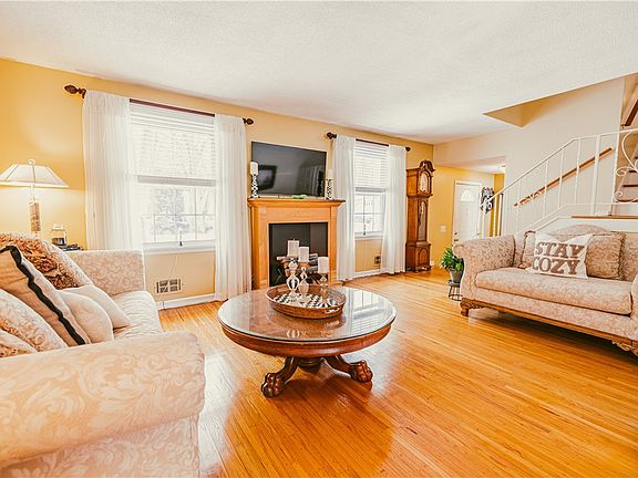 3rd image of 52 Elmford Rd