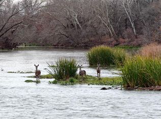 256 Greasy Bnd, Smithville, TX 78957