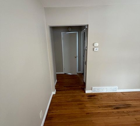 3rd image of 17465 Ivanhoe St