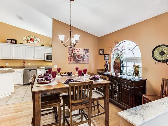 5th image of 2710 Gables Dr