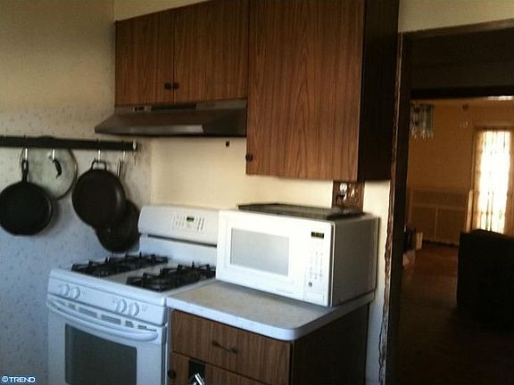 3rd image of 6930 Chelwynde Ave