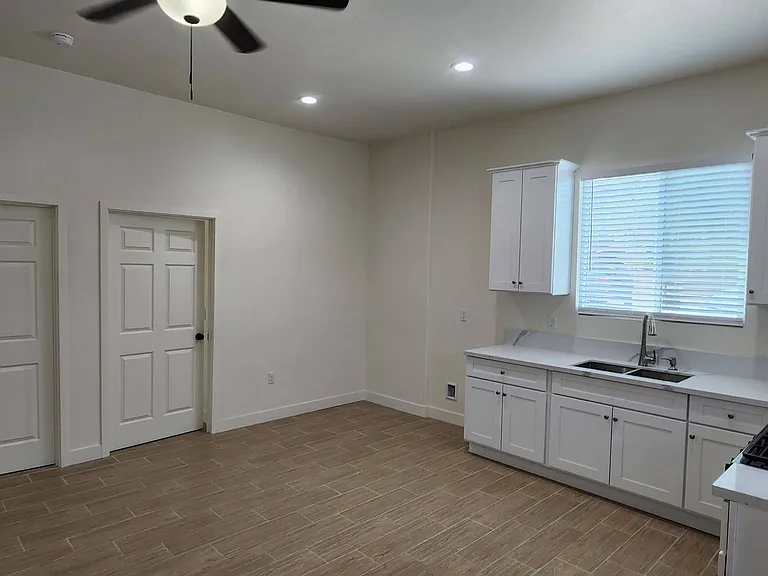 6227 Chadbourne Ave — Photo 4