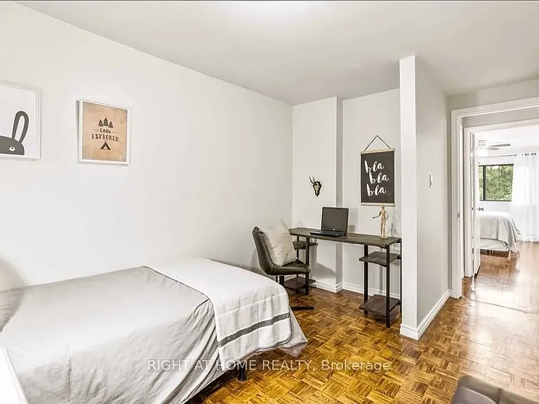 350 Camelot Ct #3 — Photo 15
