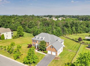 43756 Paramount Pl, Chantilly, VA 20152