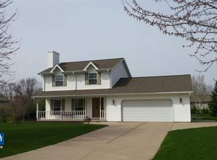 1473 Silver Cliff Ct, Green Bay, WI 54313