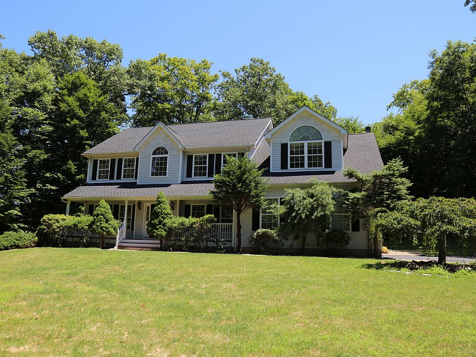 1st image of 340 Daisy Ln
