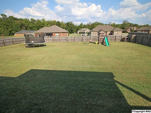 2nd image of 135 Bentridge Dr