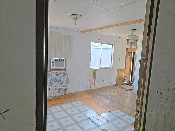 5th image of 604A W 8th St #604A8