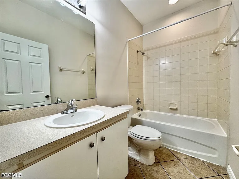 4128 Bellasol Cir #1424 — Photo 31