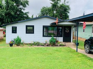 512 Ivanhoe St, Perry, OK 73077