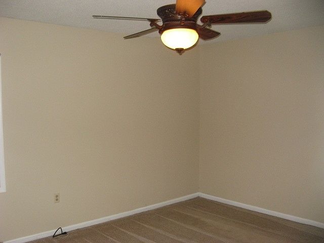 2nd image of 6 Willow Run Ter